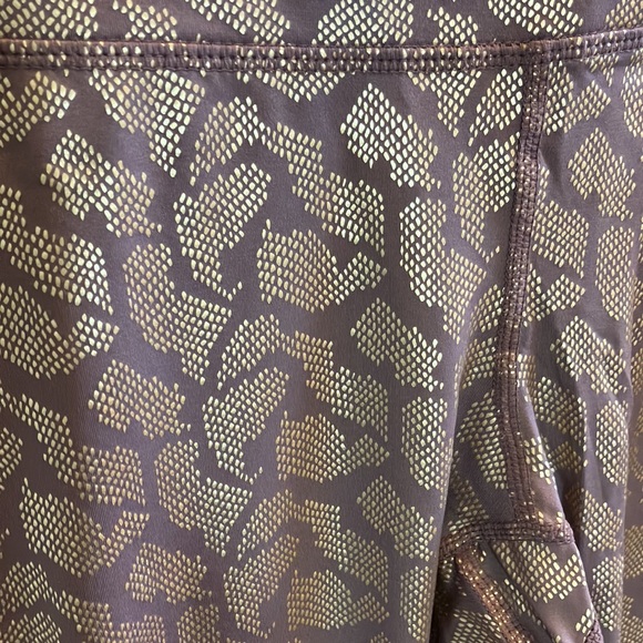 Geo Foil Yoga Leggins - Picture 2 of 4